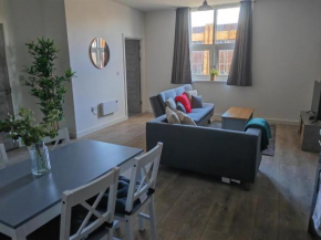 Large 2 Bedroom Apartment - Central Peterborough